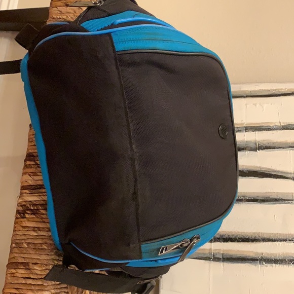 Excellent used condition Babolat Pure Aero tennis backpack for kids/juniors. - Picture 2 of 4